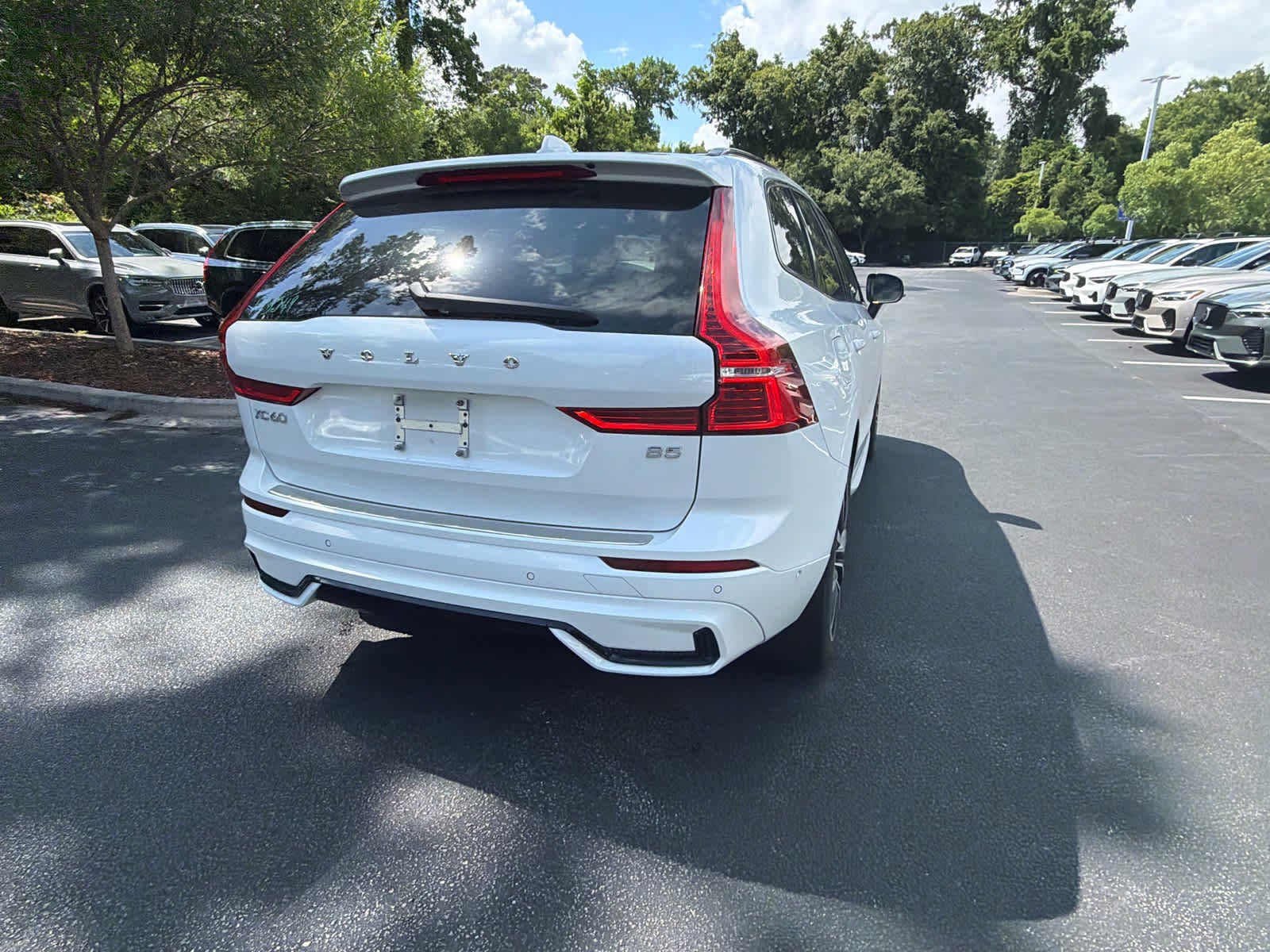 Certified 2023 Volvo XC60 B5 Ultimate w/ Protection Package Premier FWD image 14
