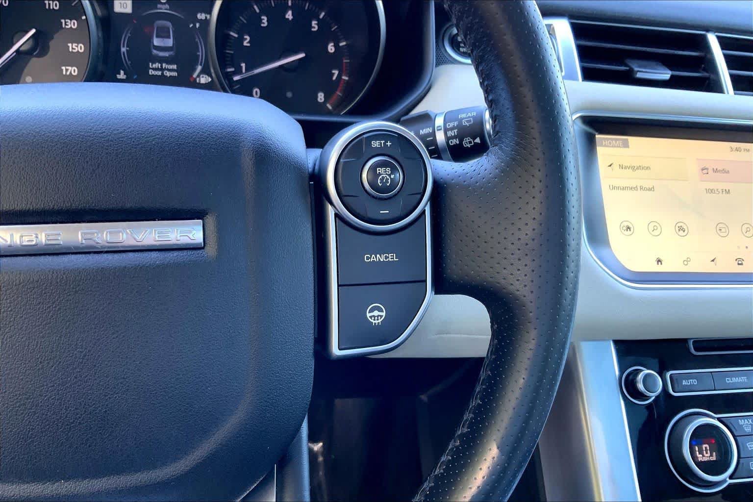 Used 2017 Land Rover Range Rover Sport HSE AWD/4WD image 24