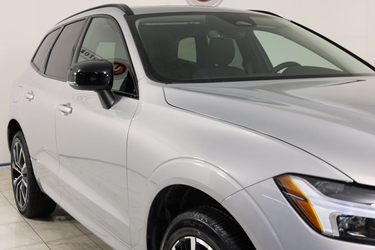 Used 2025 Volvo XC60 B5 Plus AWD/4WD image 39