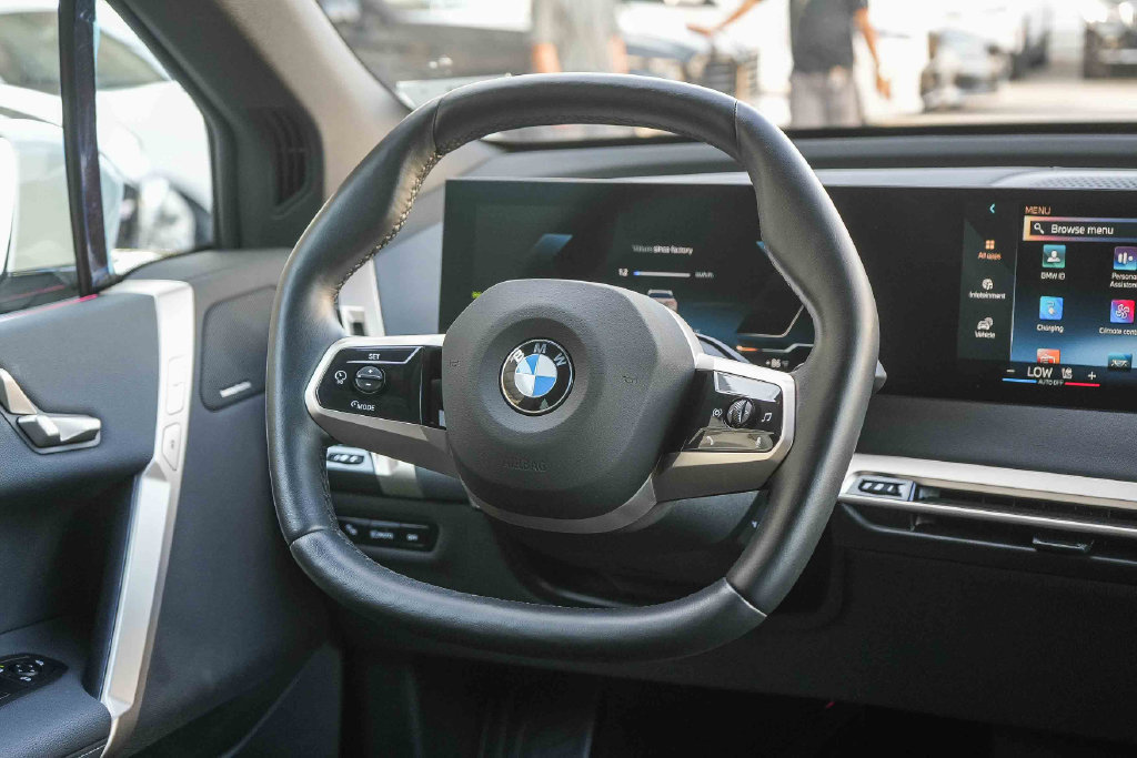 Used 2026 BMW iX xDrive60 AWD/4WD image 15
