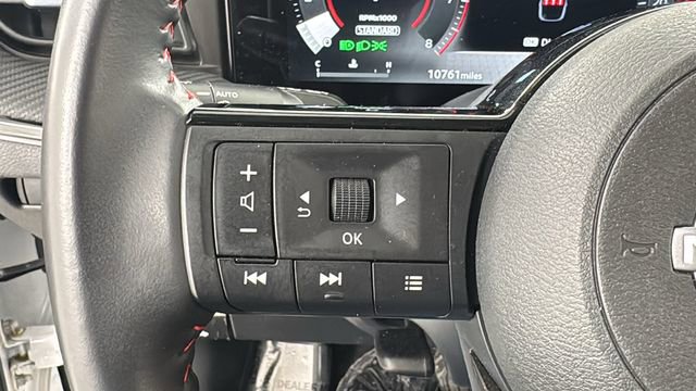 Certified 2025 Nissan Kicks SR image 21