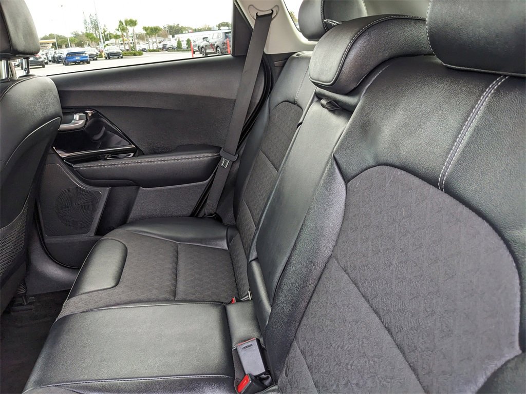 Certified 2022 Kia Niro EX image 20