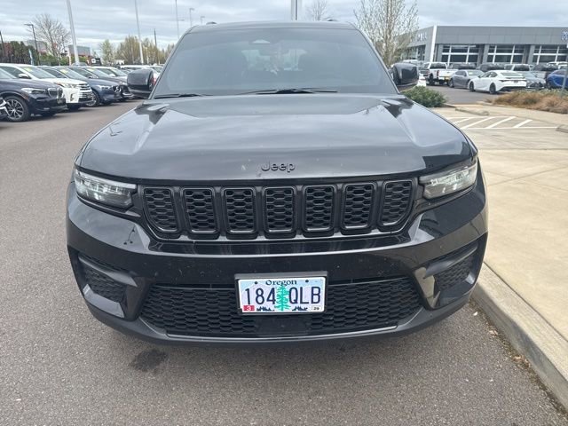 Used 2025 Jeep Grand Cherokee Altitude image 7