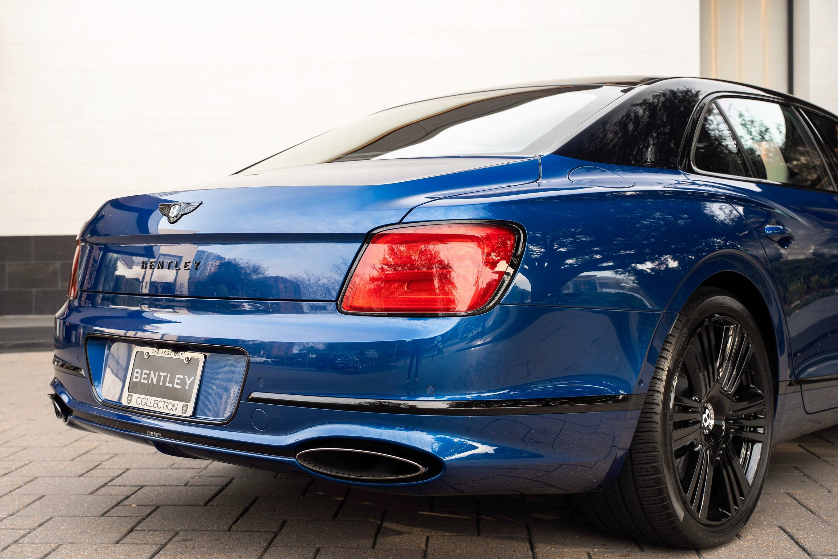 Used 2026 Bentley Flying Spur Azure image 49