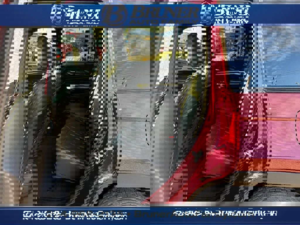 New 2025 Jeep Grand Cherokee Limited w/ Black Appearance Package image 12