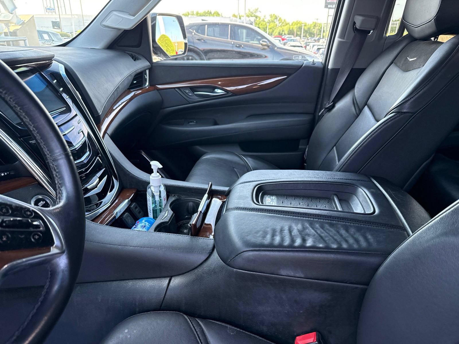 Used 2017 Cadillac Escalade Luxury RWD image 20