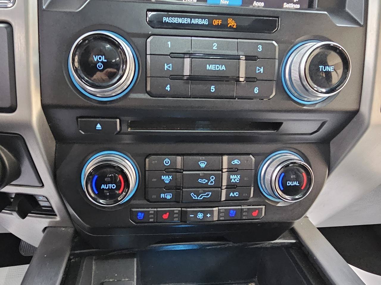 Used 2018 Ford F150 Platinum w/ Equipment Group 701A Luxury RWD image 35