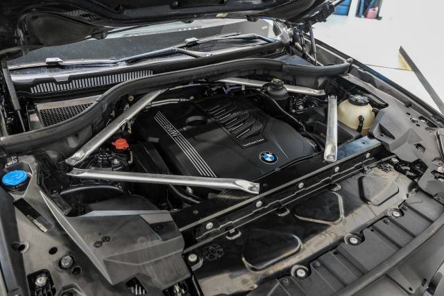 Used 2022 BMW X5 xDrive40i w/ M Sport Package AWD/4WD image 49