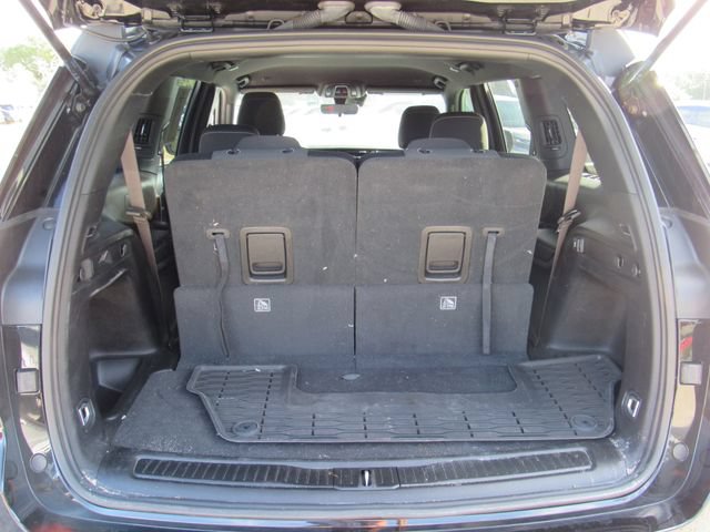 Used 2025 Jeep Grand Cherokee L Laredo RWD image 5
