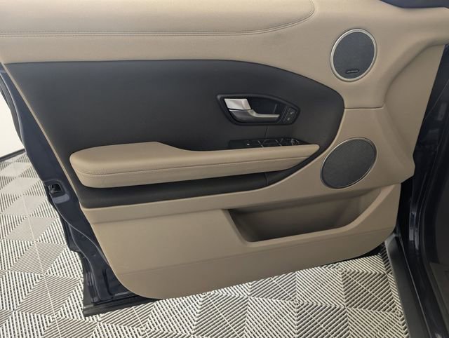 Used 2016 Land Rover Range Rover Evoque SE image 10