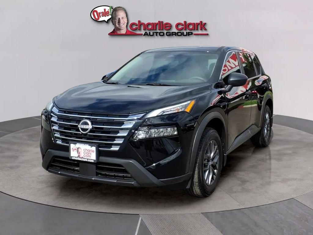 Used 2025 Nissan Rogue S FWD image 1