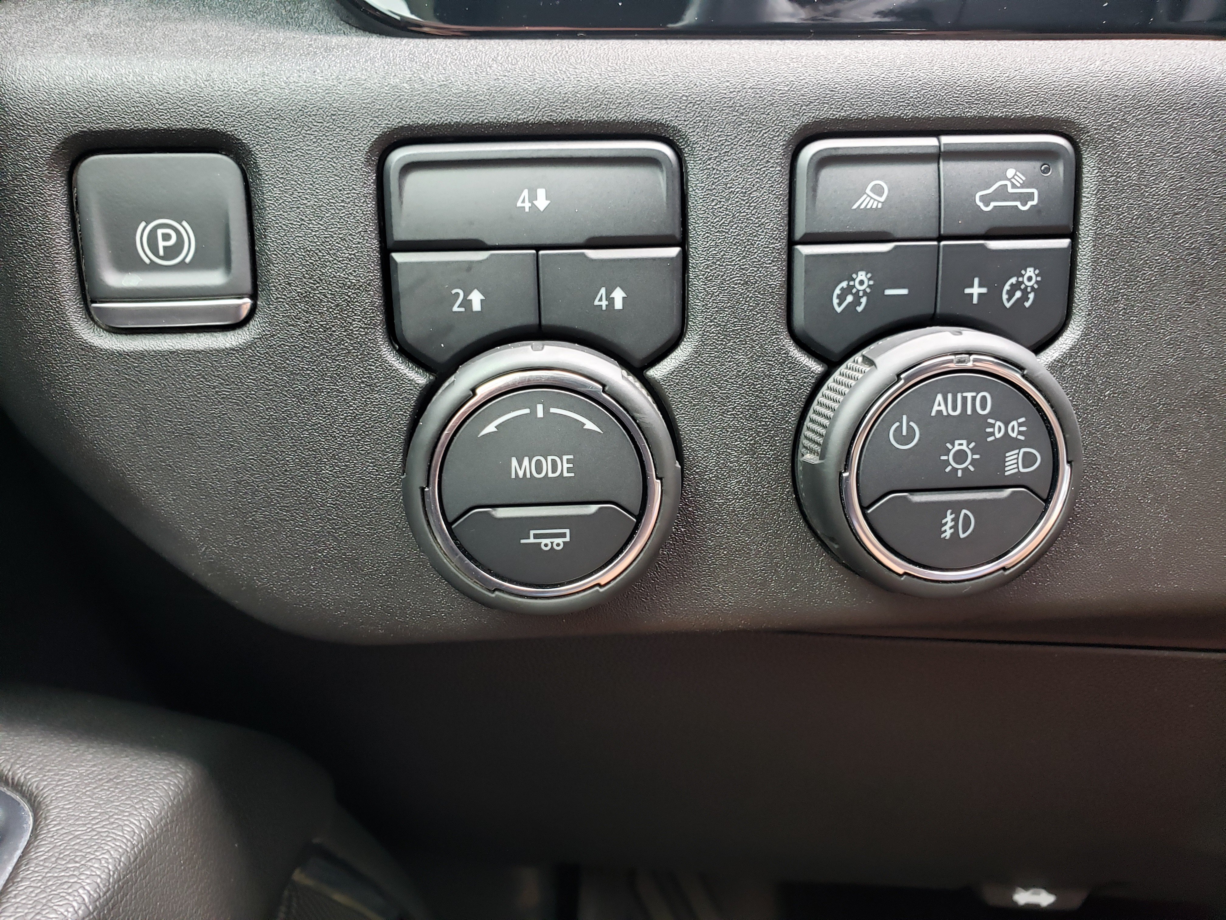 Used 2024 Chevrolet Silverado 2500 LT AWD/4WD image 13