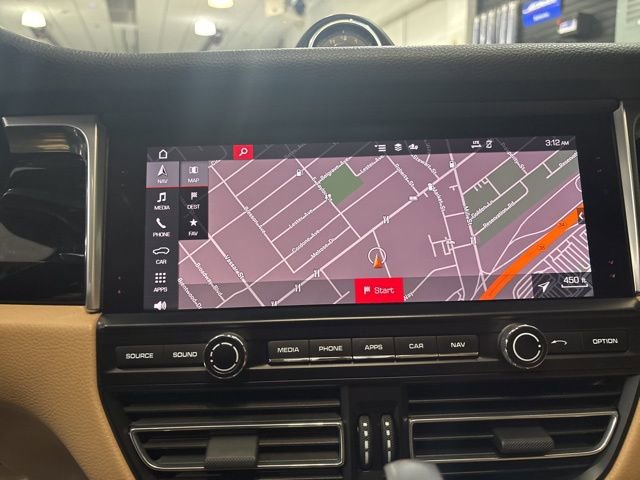 Used 2021 Porsche Macan image 22