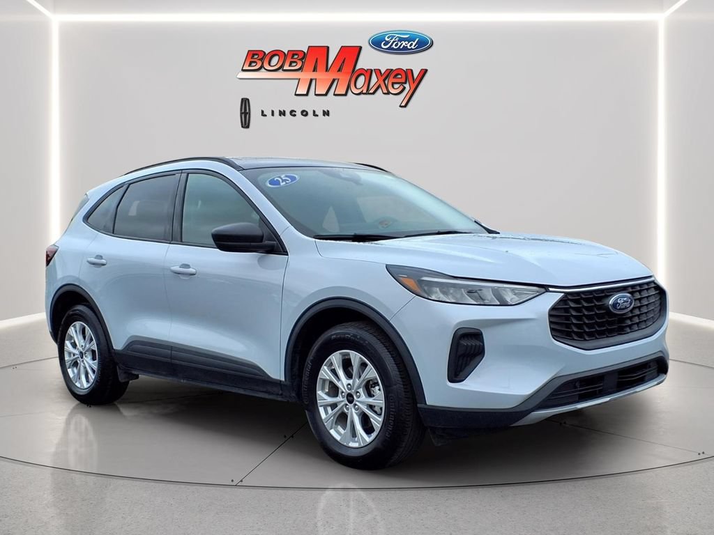 Used 2025 Ford Escape Active w/ Tech Pack #1 AWD/4WD image 3
