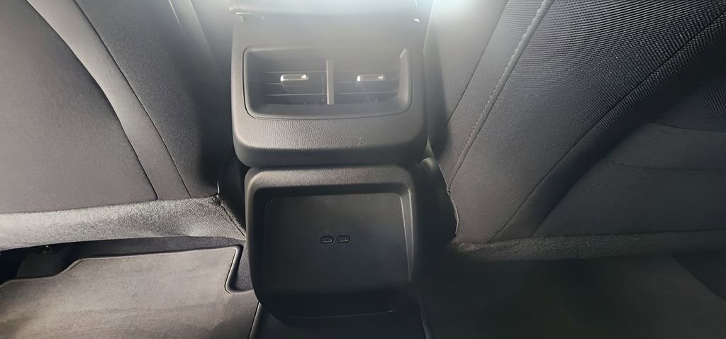 Used 2026 Chevrolet Equinox EV LT FWD image 19