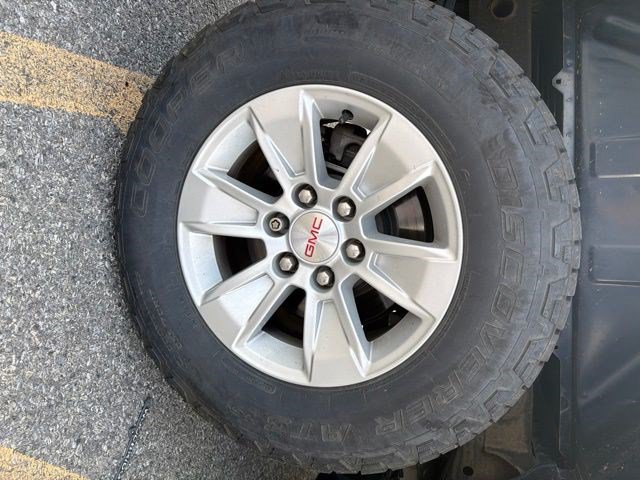 Used 2021 GMC Sierra 1500 4x4 Crew Cab w/ Sierra Value Package image 32