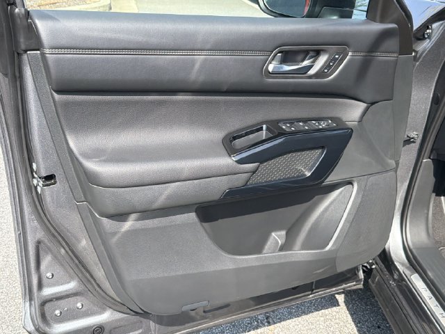 New 2026 Nissan Pathfinder Platinum AWD/4WD image 13