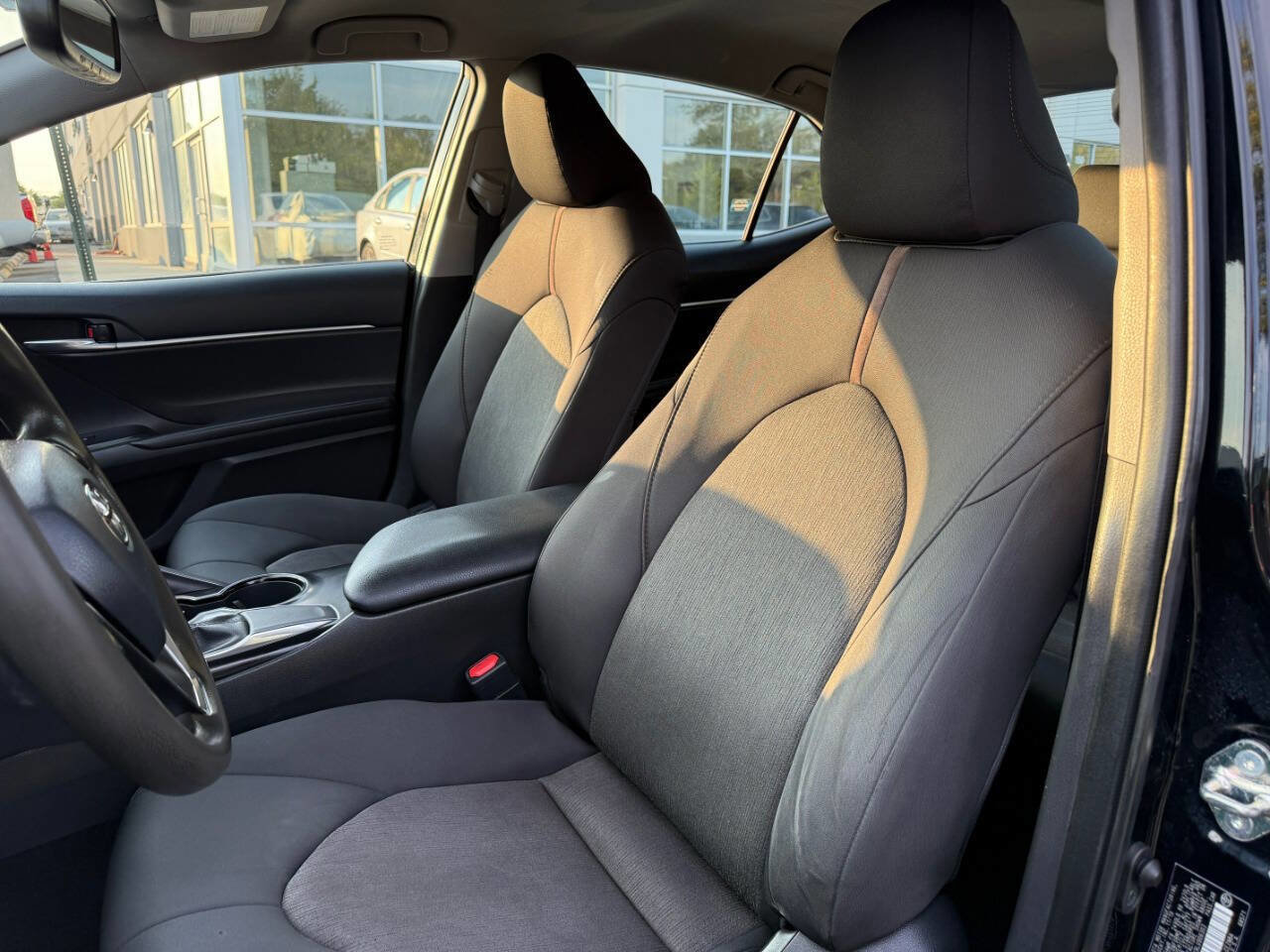 Used 2020 Toyota Camry LE image 15