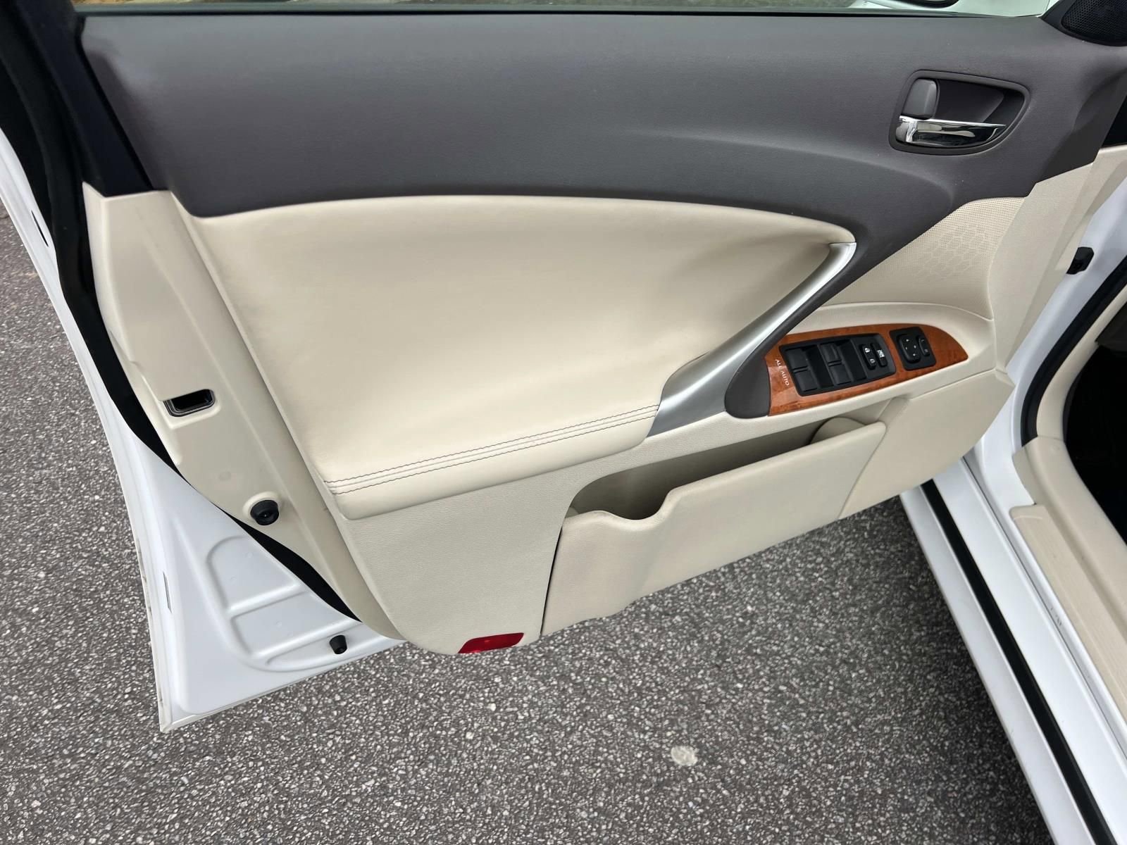 Used 2009 Lexus IS 250 image 10