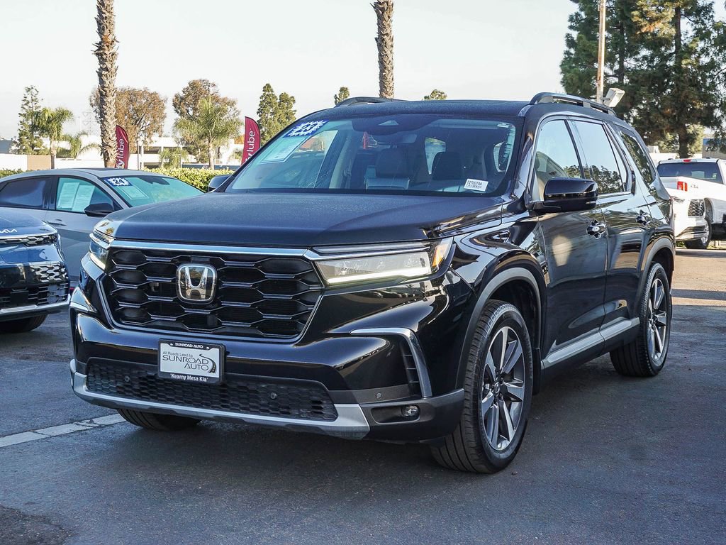 Used 2023 Honda Pilot Touring image 4