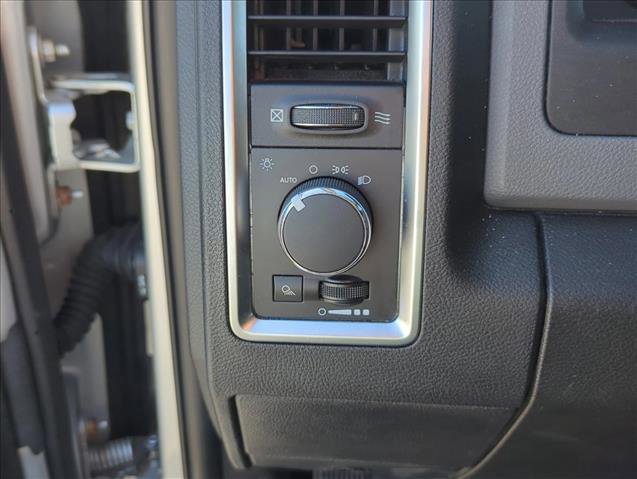 Used 2016 RAM 1500 Classic SLT RWD image 13