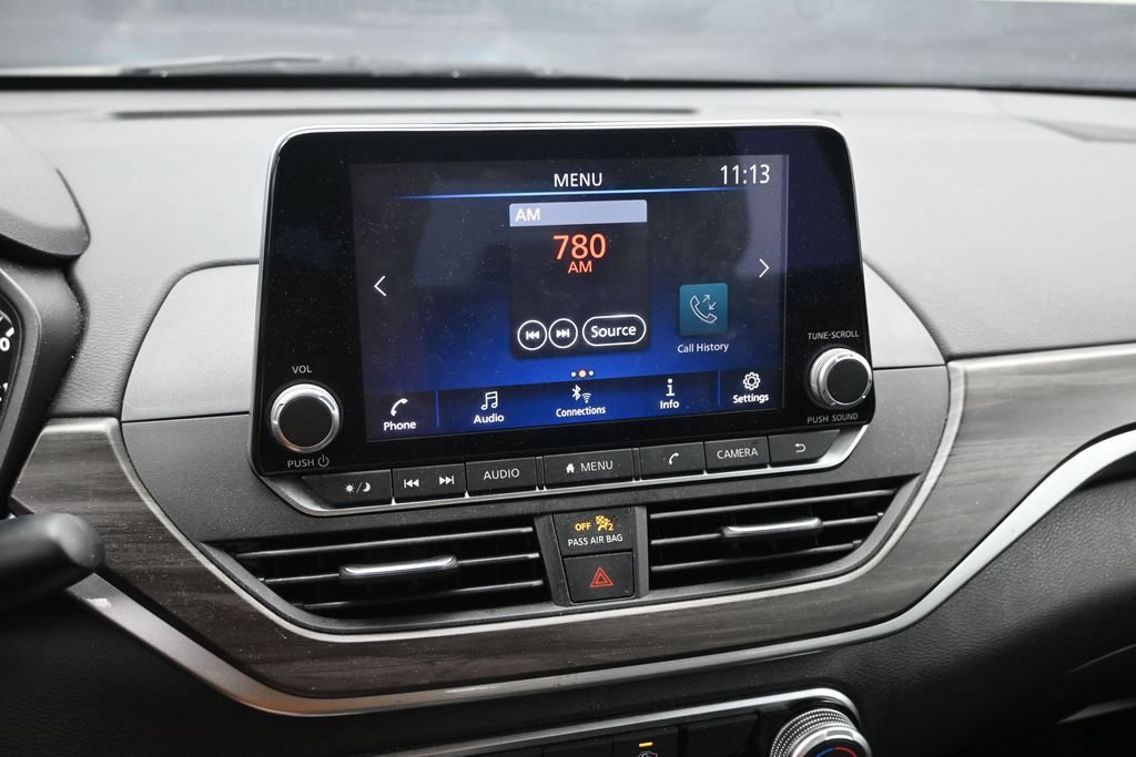Used 2025 Nissan Altima 2.5 SV FWD image 14