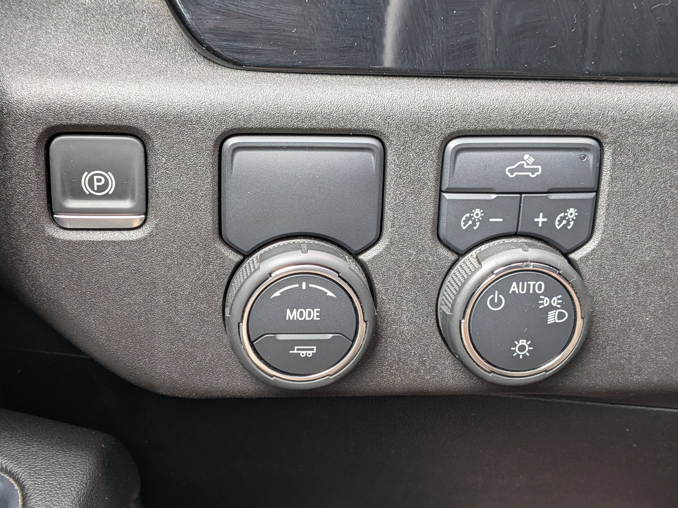 Used 2025 Chevrolet Silverado 1500 LT RWD image 18