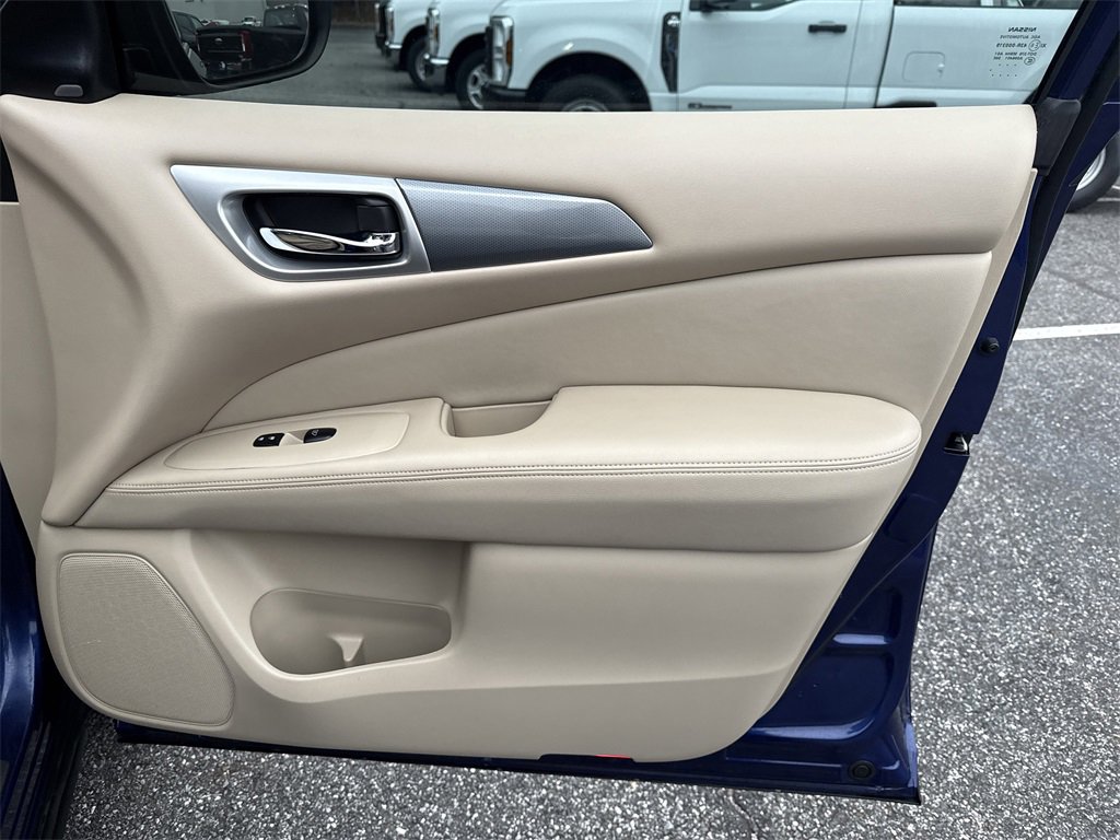 Used 2018 Nissan Pathfinder SL w/ SL Premium Package image 14