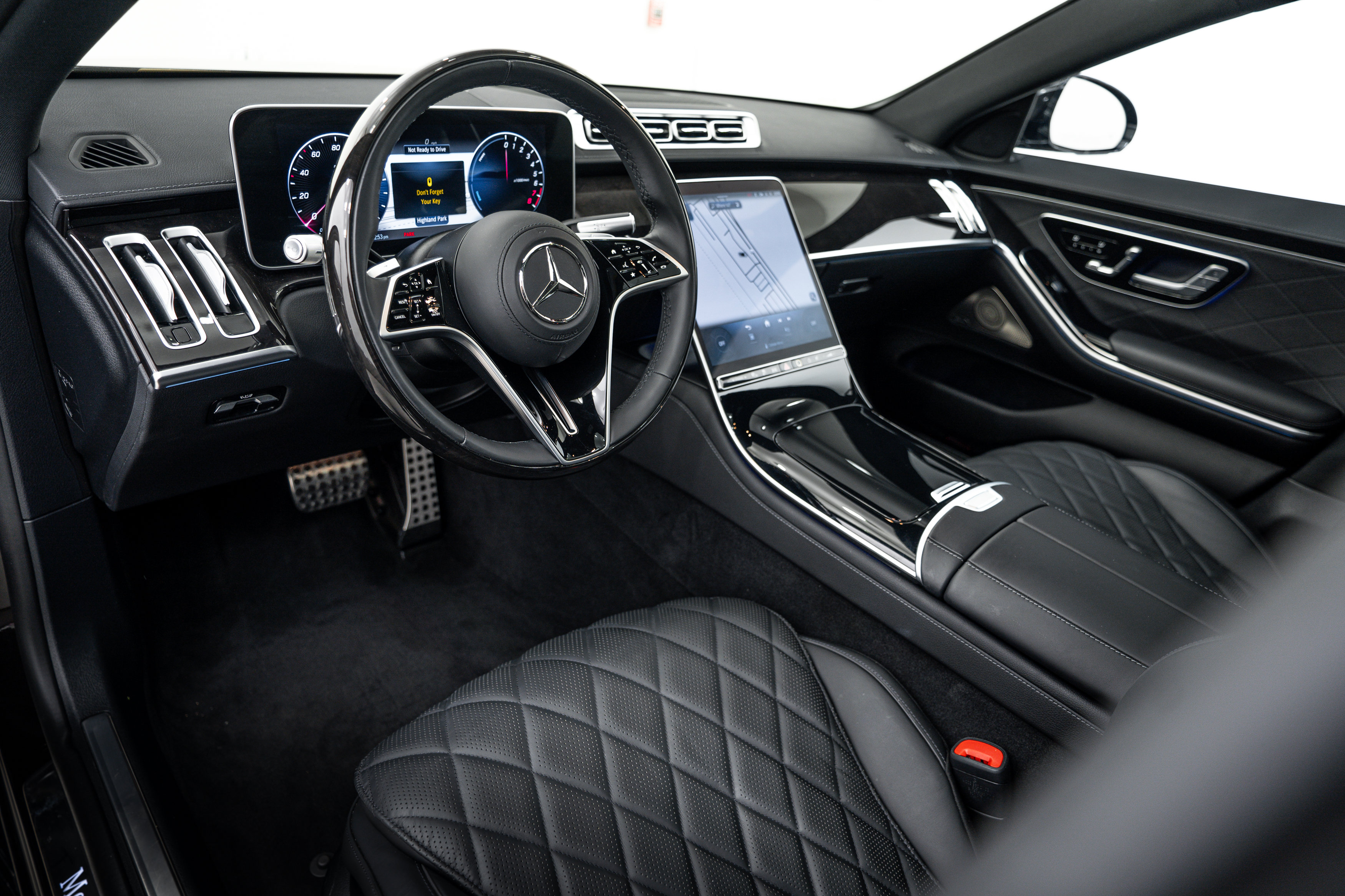 Used 2024 Mercedes-Benz S 580e 4MATIC Sedan image 15
