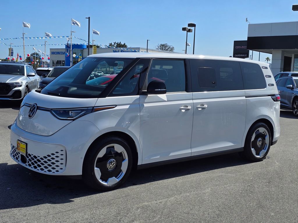 Used 2025 Volkswagen ID. Buzz Pro S RWD image 2
