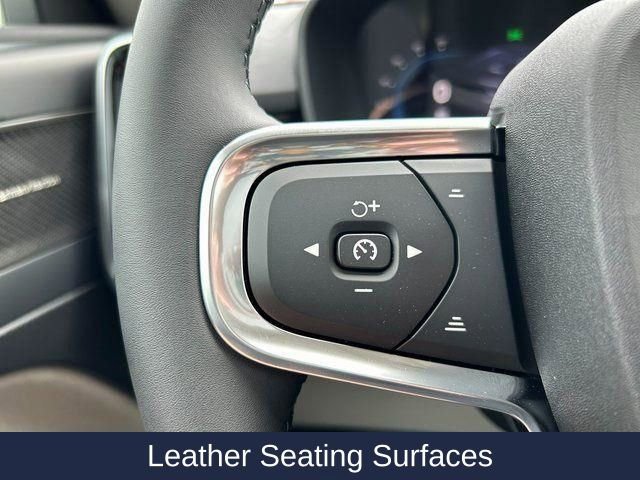 New 2025 Volvo XC40 B5 Ultra w/ Protection Package Premier image 28