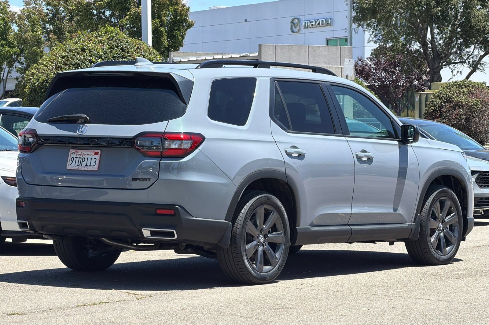 Used 2025 Honda Pilot Sport image 4