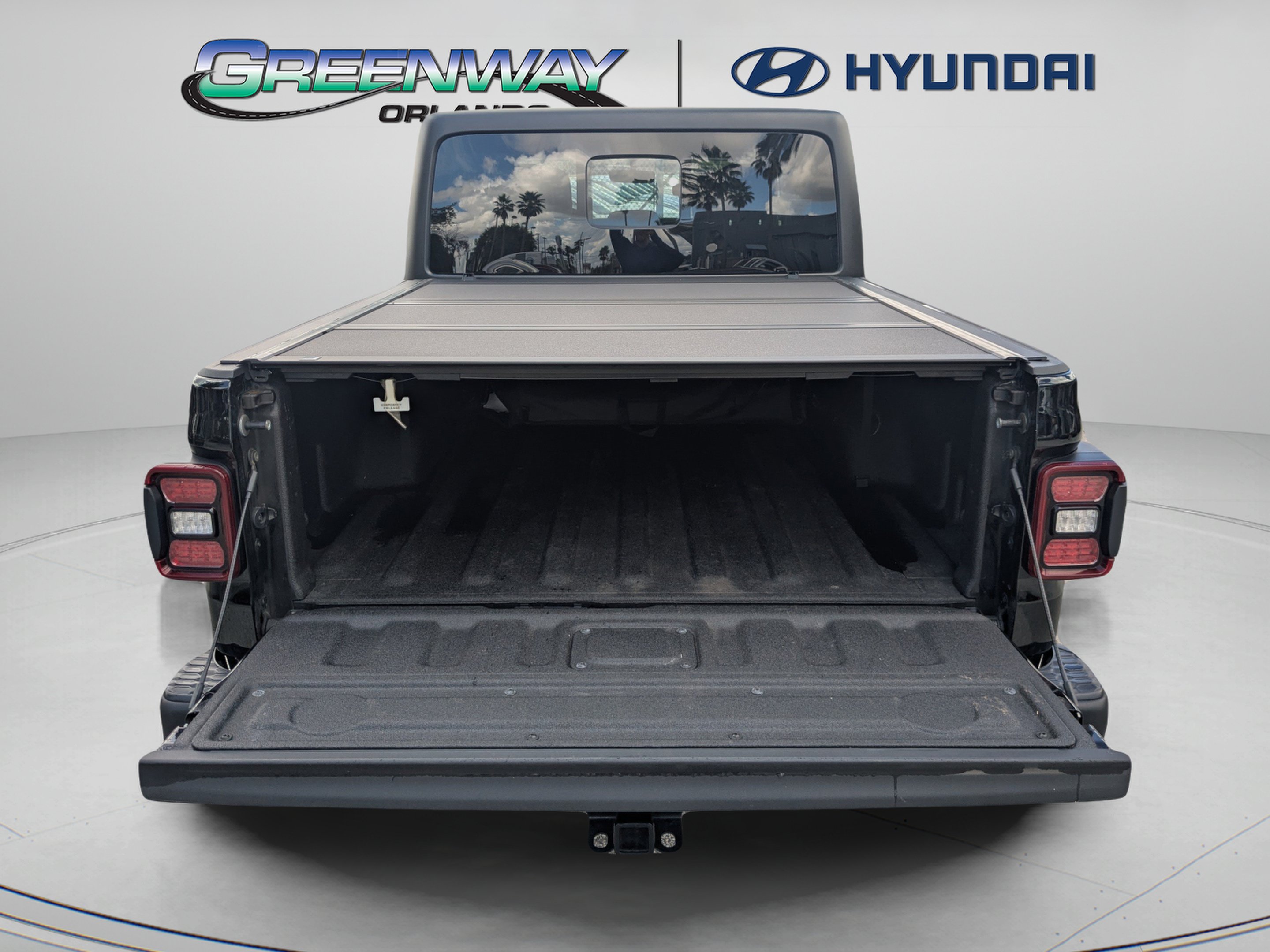 Used 2023 Jeep Gladiator Rubicon w/ LED Lighting Group AWD/4WD image 13