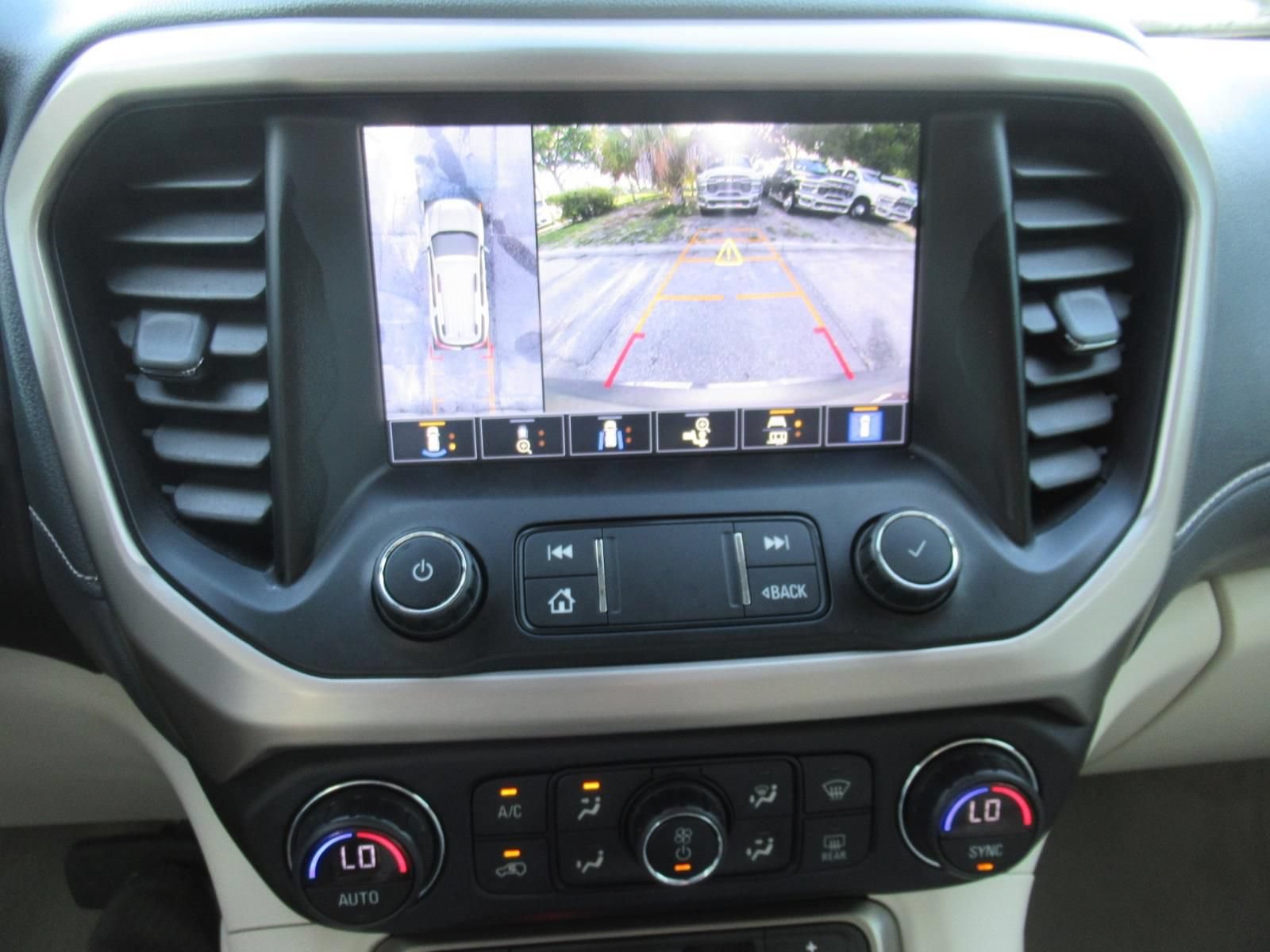 Used 2021 GMC Acadia Denali w/ Denali Technology Package FWD image 31