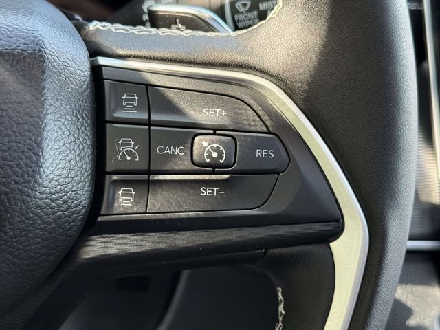 Used 2025 Jeep Grand Cherokee Altitude AWD/4WD image 20