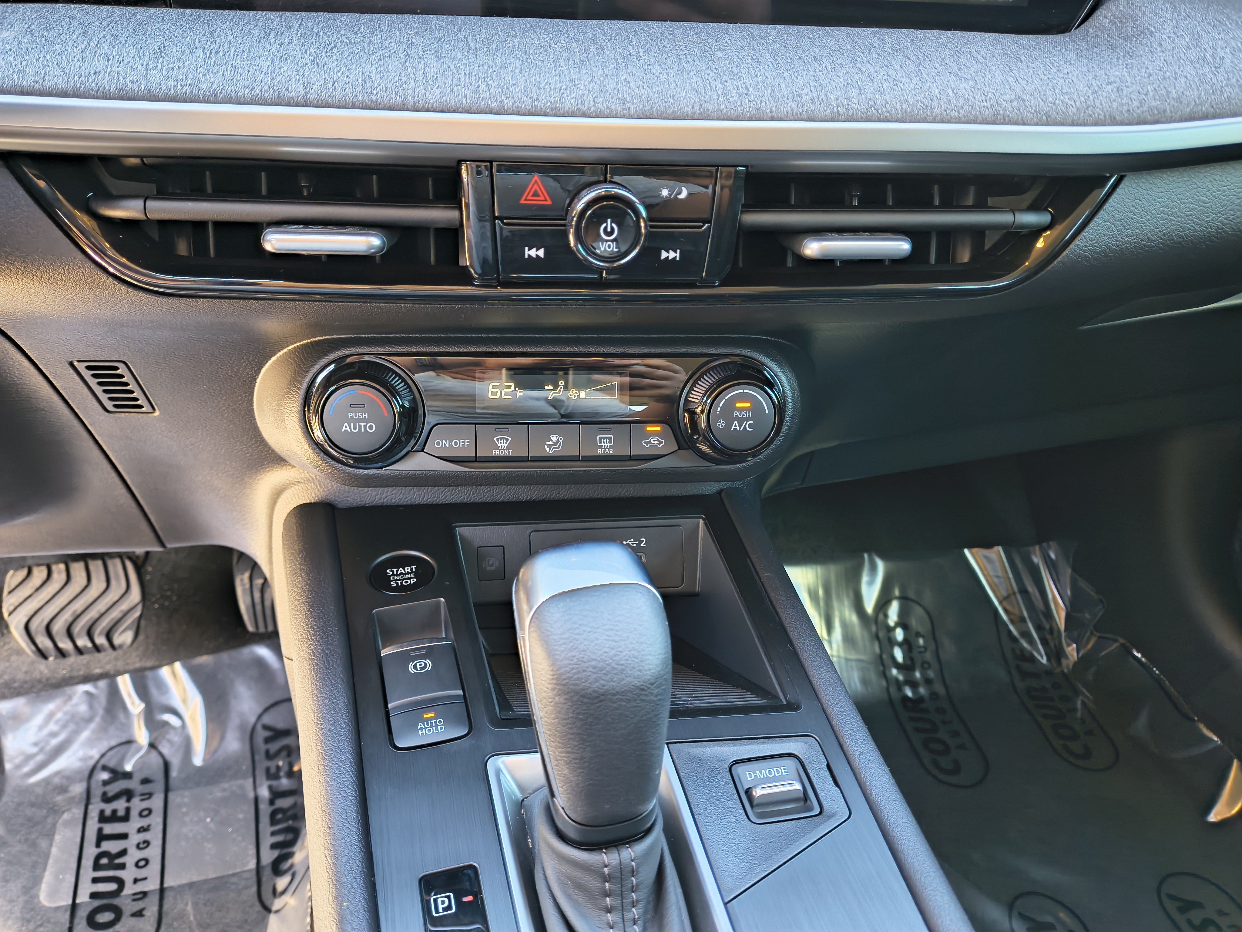 Certified 2026 Nissan Kicks SV FWD image 27