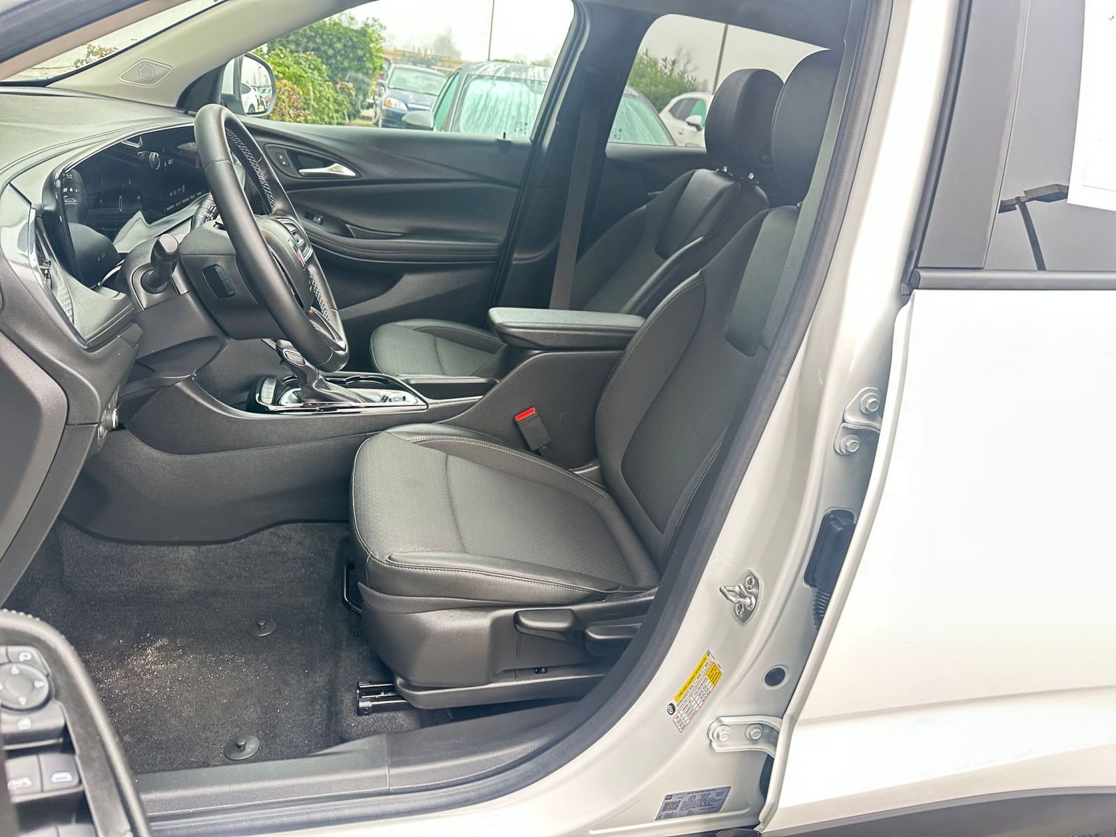 Used 2025 Buick Encore GX Preferred image 36