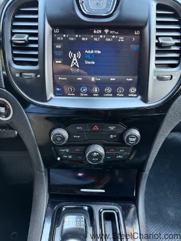 Used 2019 Chrysler 300 S image 16