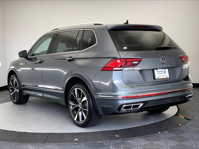 Certified 2022 Volkswagen Tiguan SEL R-Line image 12