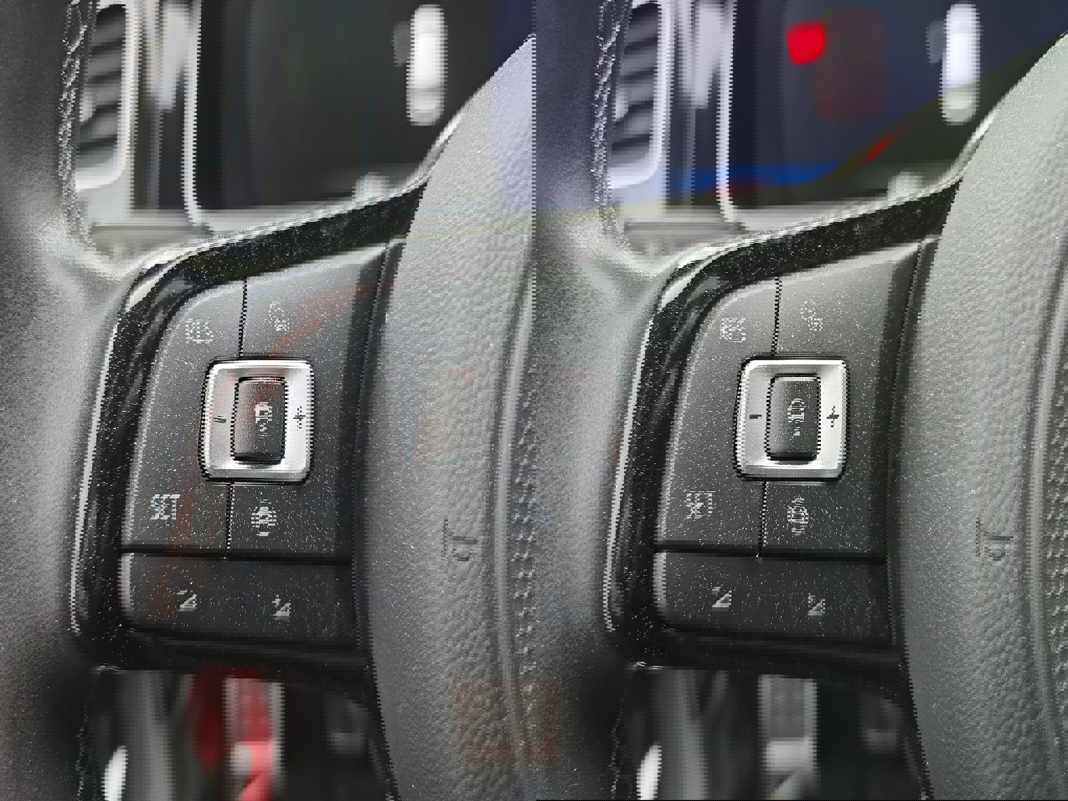 Used 2019 Volkswagen Golf R 4-Door image 16