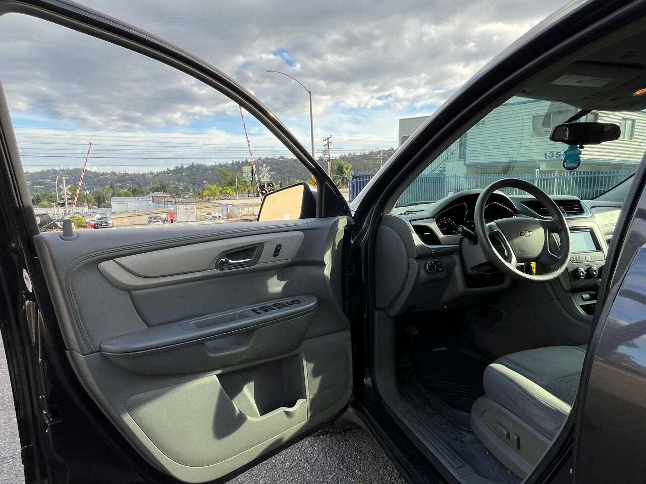 Used 2016 Chevrolet Traverse LS image 29