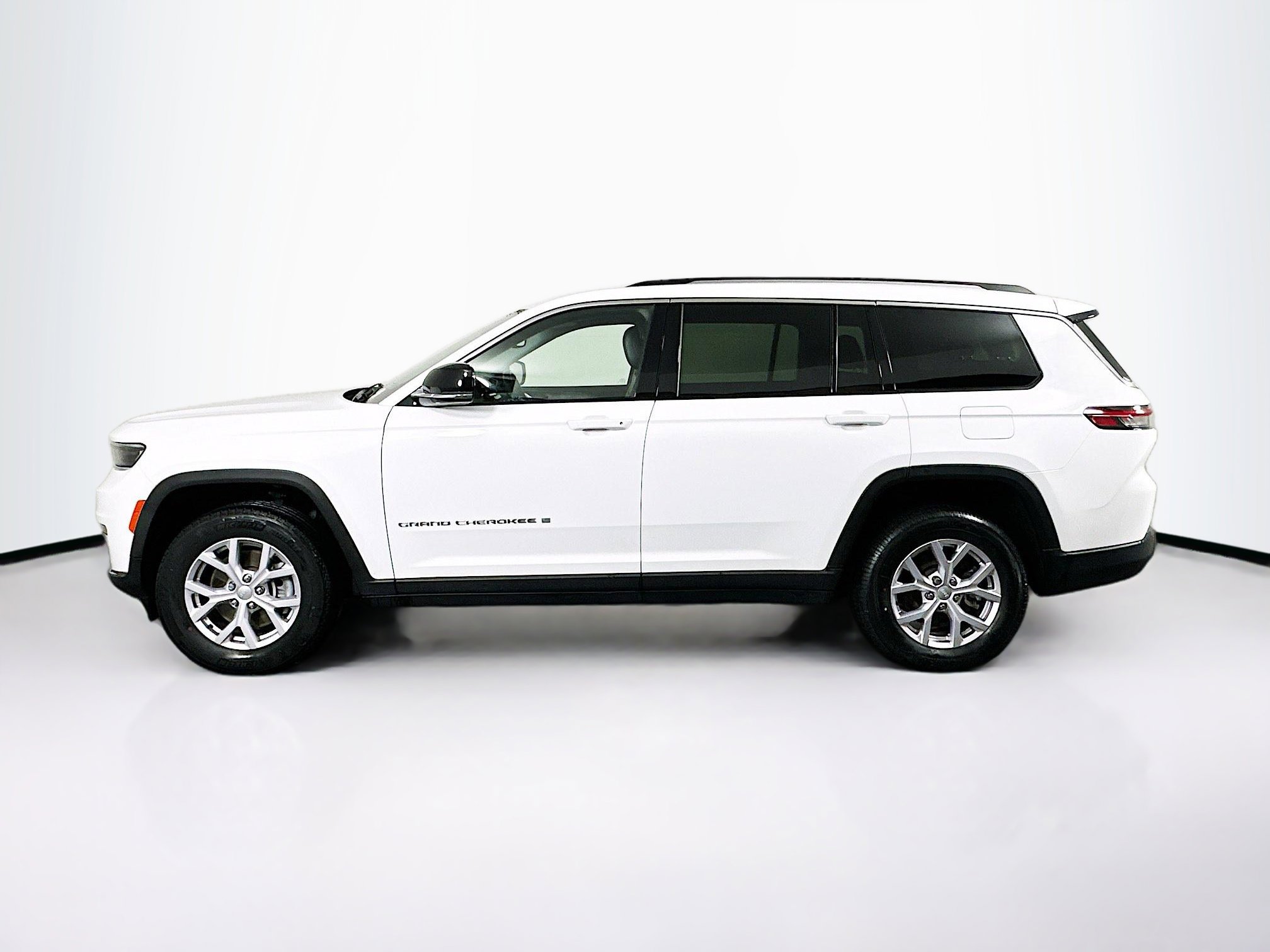 Used 2022 Jeep Grand Cherokee L Limited image 4