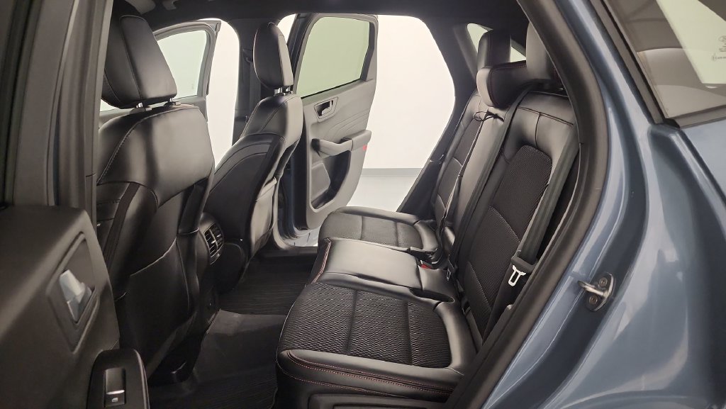 Used 2024 Ford Escape ST-Line w/ Tech Pack #1 AWD/4WD image 27