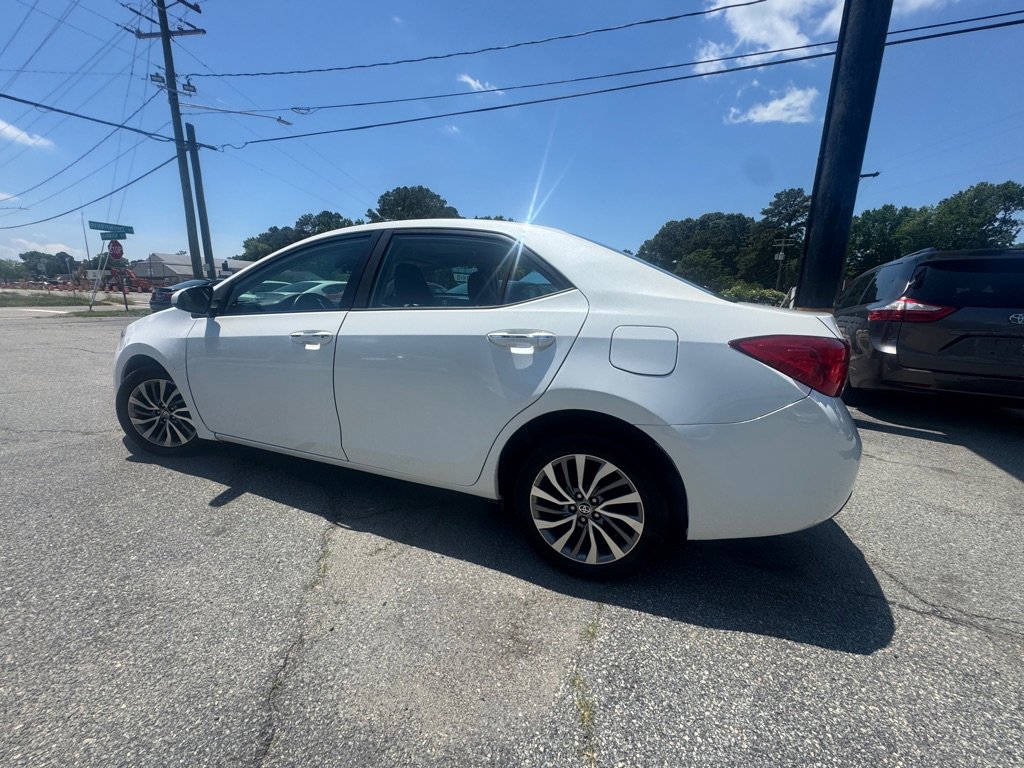 Used 2018 Toyota Corolla XLE FWD image 10