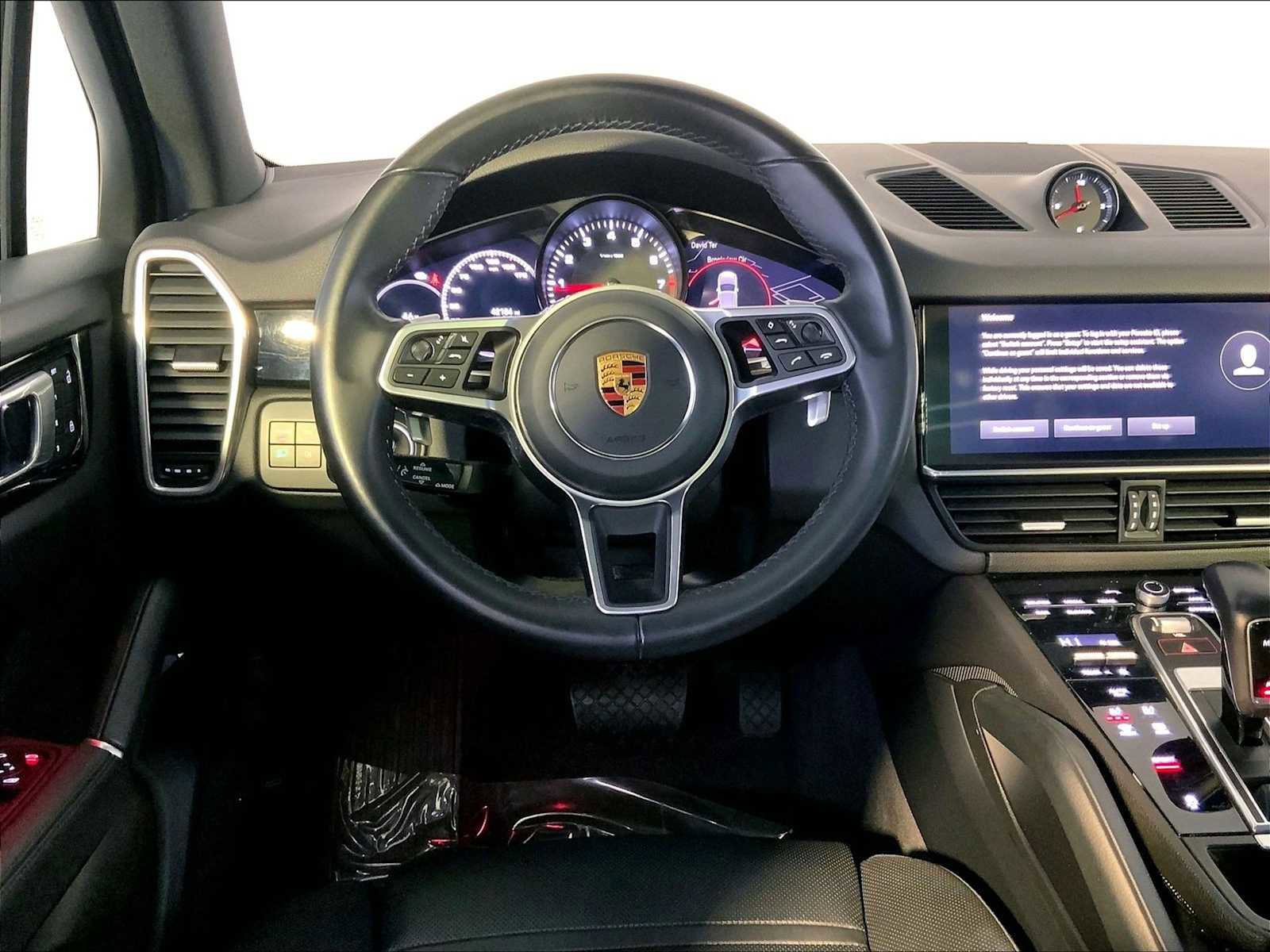 Certified 2022 Porsche Cayenne Platinum Edition image 25