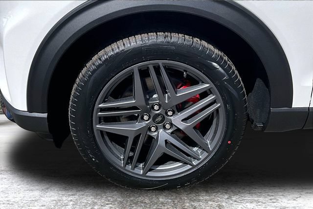 New 2026 Ford Explorer ST-Line w/ ST-Line Street Pack AWD/4WD image 13