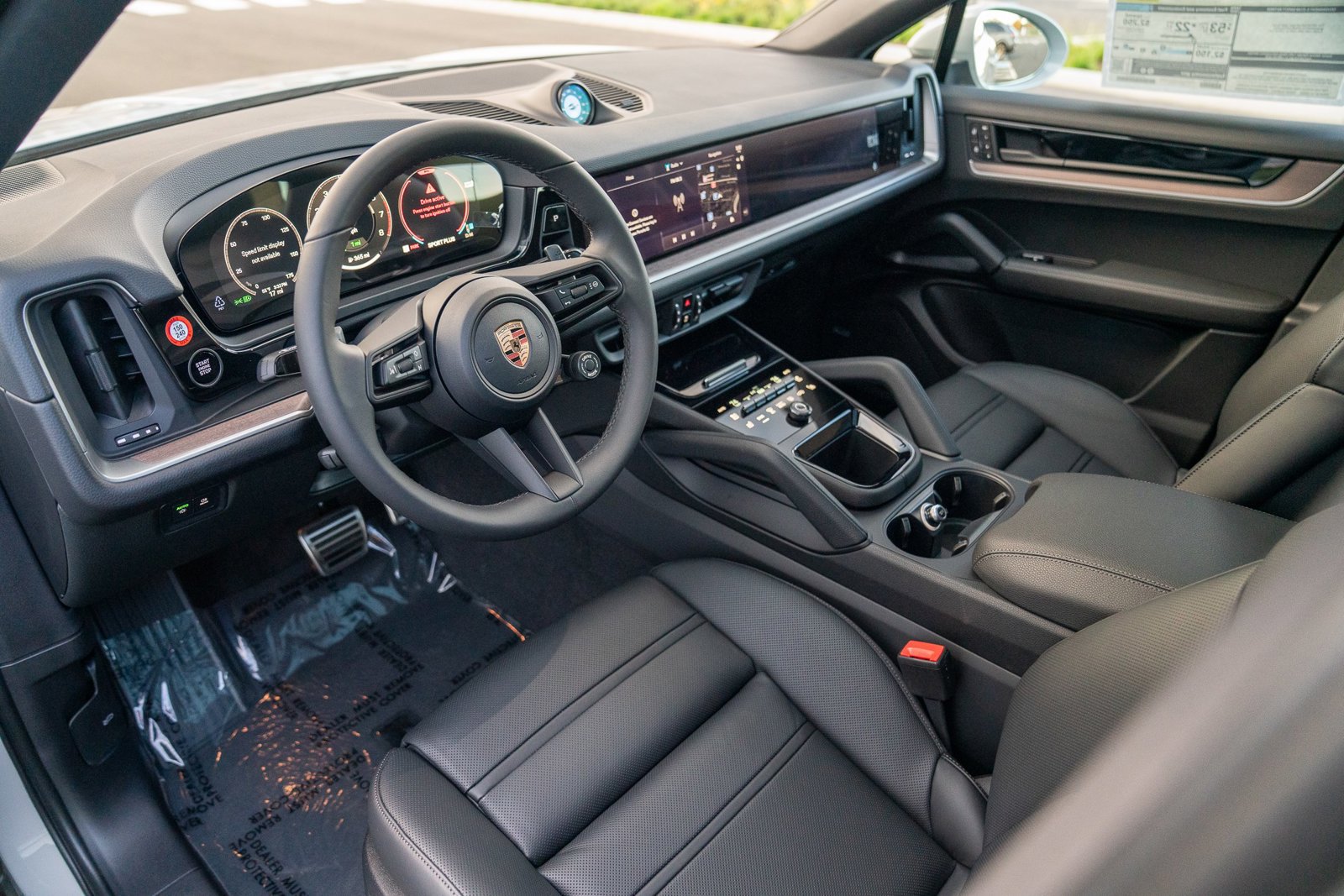 New 2026 Porsche Cayenne E-Hybrid Coupe AWD/4WD image 4