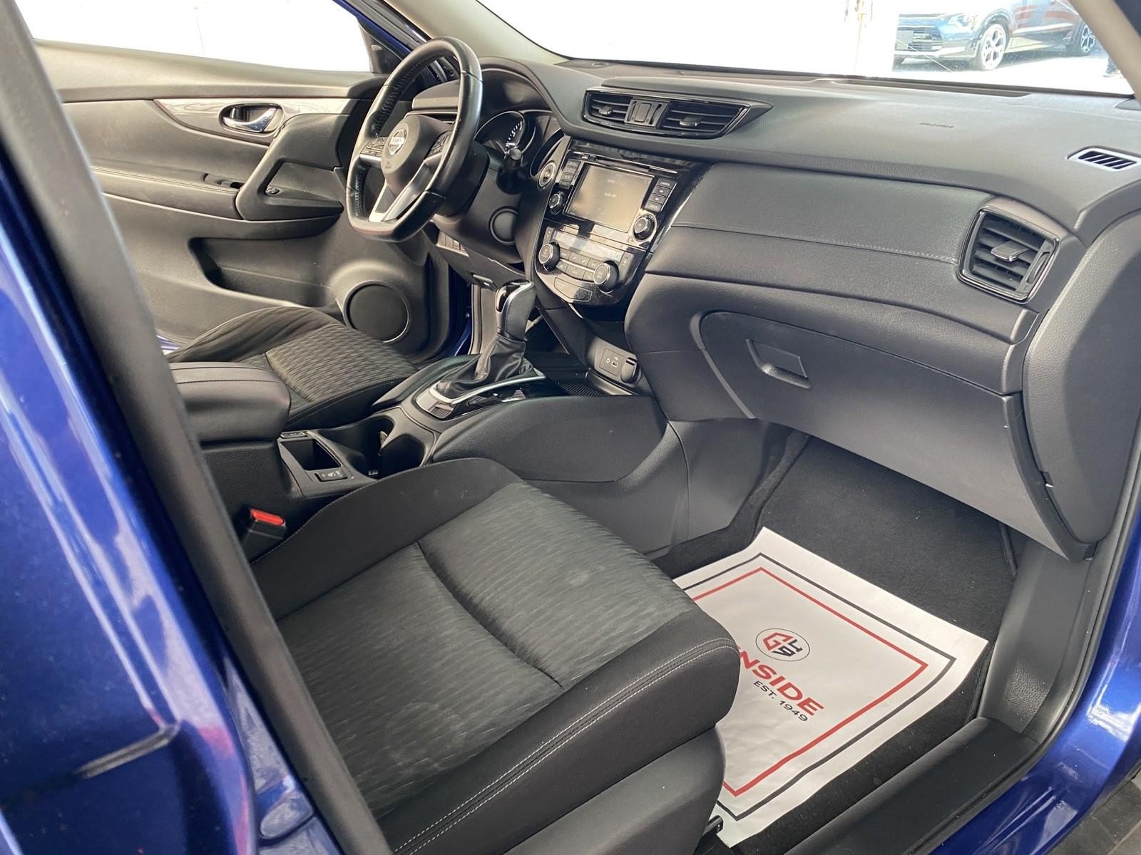 Used 2020 Nissan Rogue SV FWD image 8