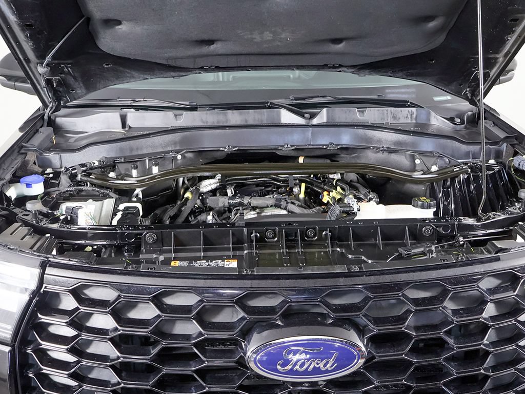 Used 2025 Ford Explorer ST-Line w/ ST-Line Street Pack AWD/4WD image 21