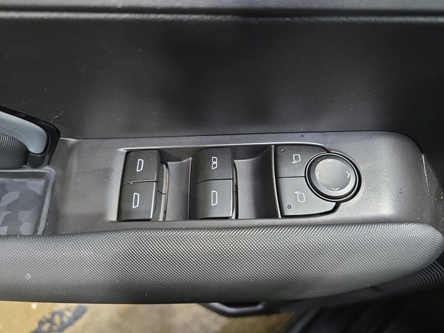 Used 2023 Chevrolet Colorado Z71 w/ Z71 Convenience Package 2 image 31